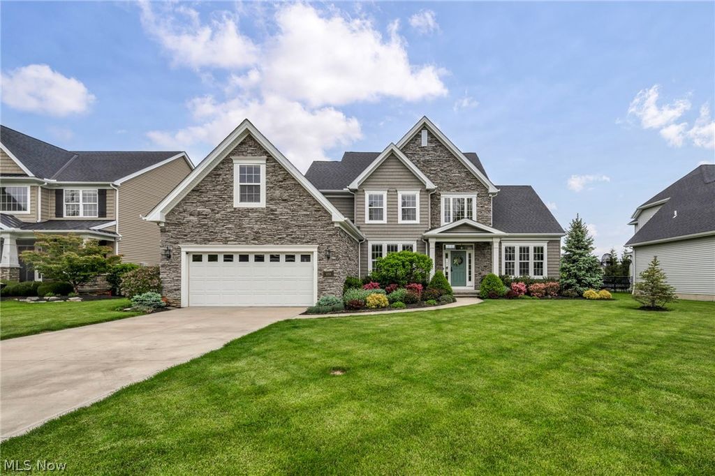 32708 Albion Drive, Avon Lake, OH 44012