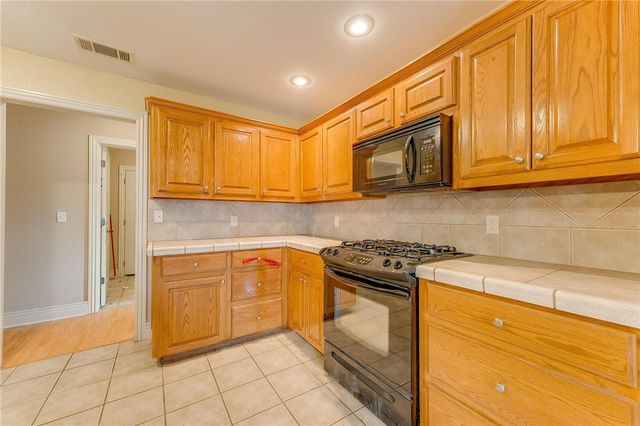 599 N Rocky Crossing, Fayetteville, AR 72704