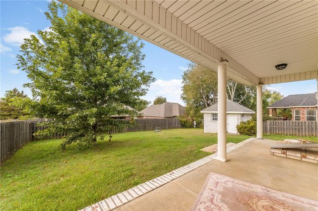 599 N Rocky Crossing, Fayetteville, AR 72704