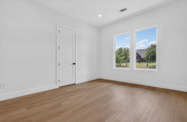 1008 Devonshire Drive N, Forney, TX 75126