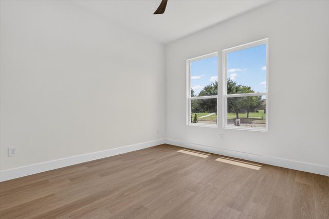 1008 Devonshire Drive N, Forney, TX 75126