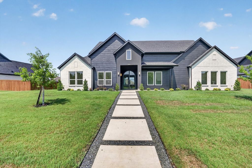 1008 Devonshire Drive N, Forney, TX 75126