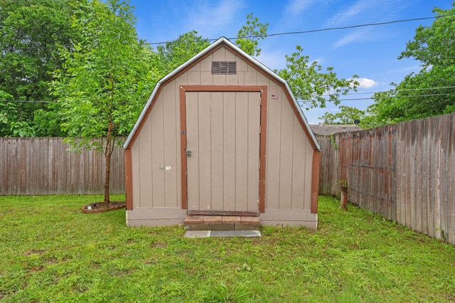 14813 Oakwood Lane, Balch Springs, TX 75180