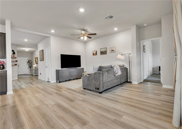 2016 Chief Street, Bryan, TX 77807