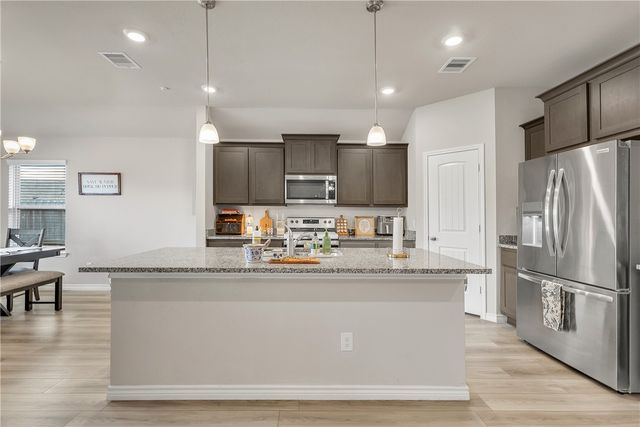 2016 Chief Street, Bryan, TX 77807