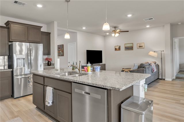 2016 Chief Street, Bryan, TX 77807