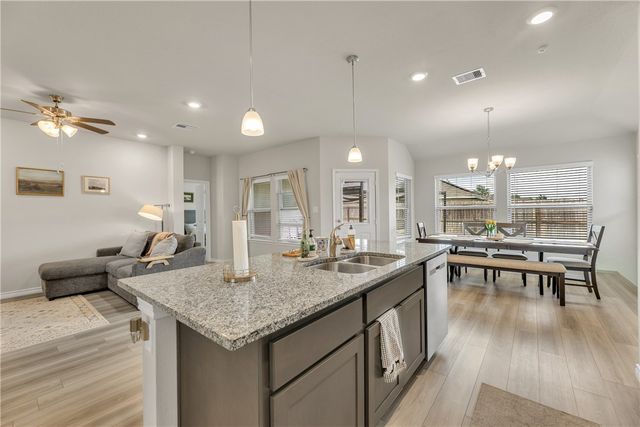 2016 Chief Street, Bryan, TX 77807