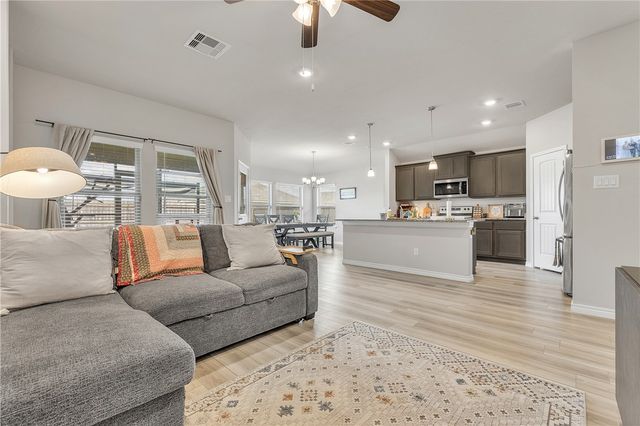 2016 Chief Street, Bryan, TX 77807