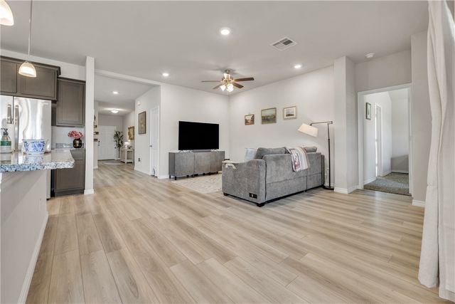 2016 Chief Street, Bryan, TX 77807