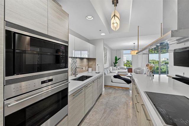 17301 Biscayne Boulevard 506, North Miami Beach, FL 33160