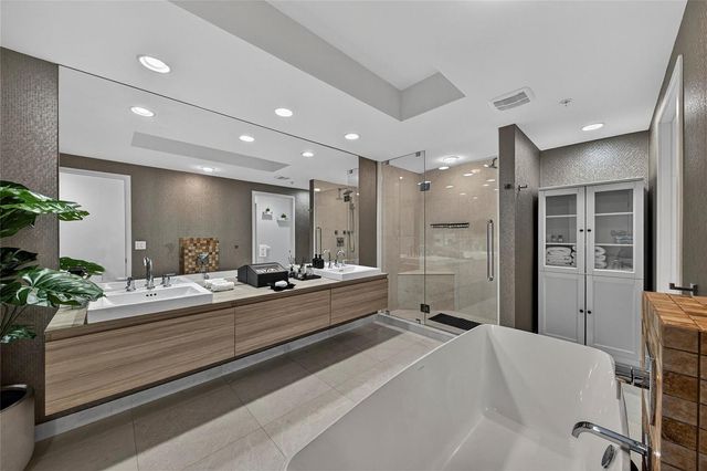17301 Biscayne Boulevard 506, North Miami Beach, FL 33160