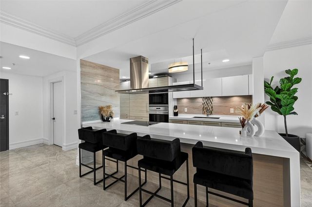 17301 Biscayne Boulevard 506, North Miami Beach, FL 33160