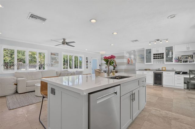 14220 SW 86th Ave, Palmetto Bay, FL 33158