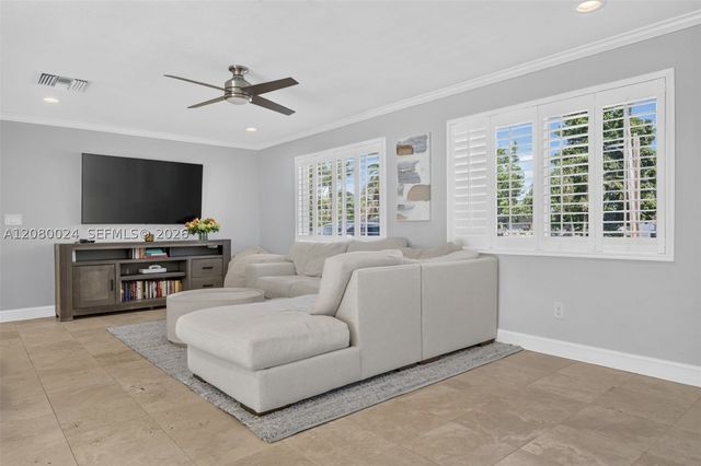 14220 SW 86th Ave, Palmetto Bay, FL 33158