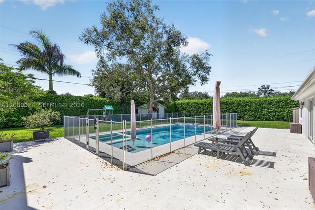 14220 SW 86th Ave, Palmetto Bay, FL 33158