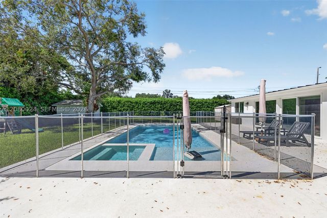 14220 SW 86th Ave, Palmetto Bay, FL 33158