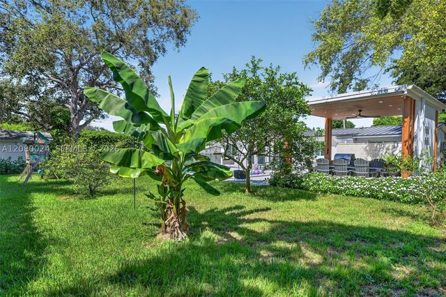 14220 SW 86th Ave, Palmetto Bay, FL 33158