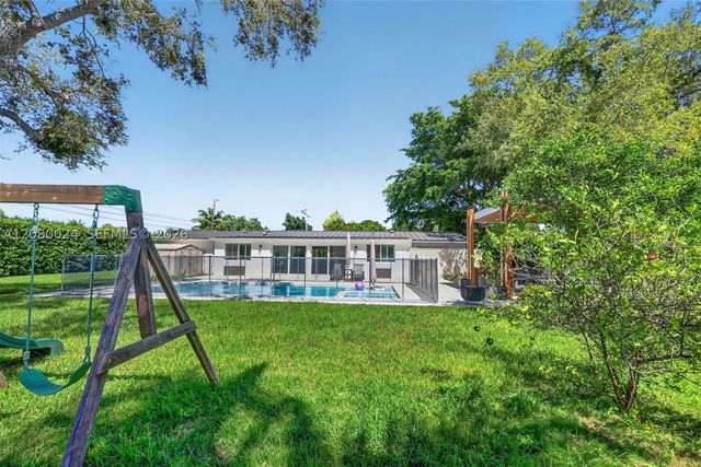 14220 SW 86th Ave, Palmetto Bay, FL 33158