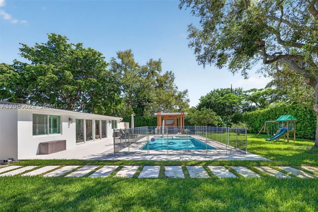 14220 SW 86th Ave, Palmetto Bay, FL 33158