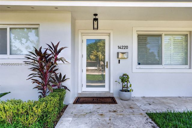 14220 SW 86th Ave, Palmetto Bay, FL 33158