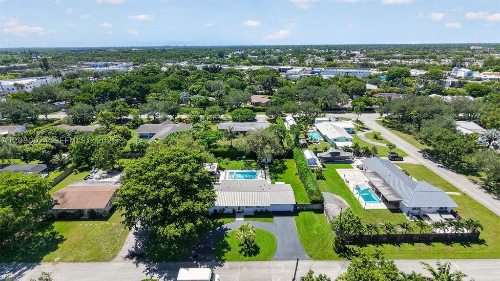 14220 SW 86th Ave, Palmetto Bay, FL 33158