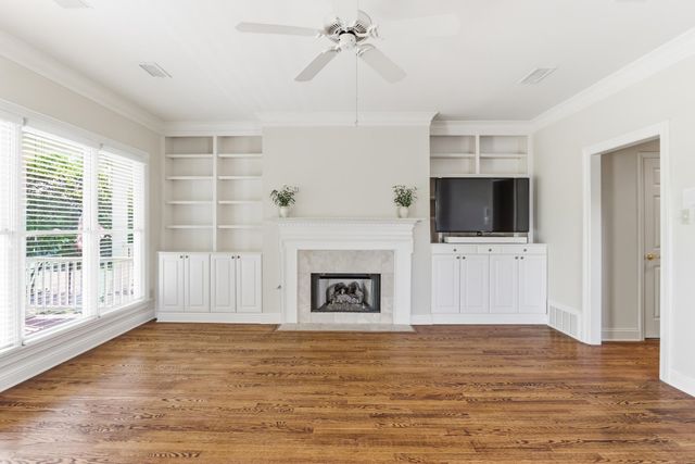 942 HARBOR VIEW DR, Memphis, TN 38103