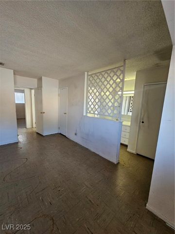 3012 Palm Springs Way, Las Vegas, NV 89102