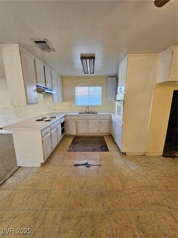 3012 Palm Springs Way, Las Vegas, NV 89102