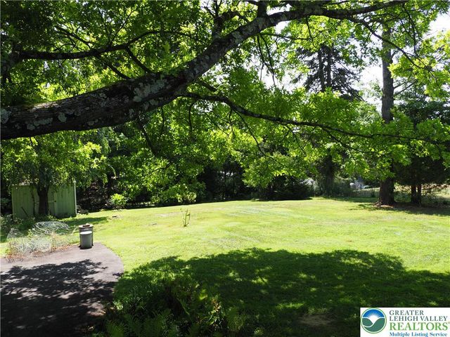 1688 Pleasant View Road, Lower Saucon Twp, PA 18015