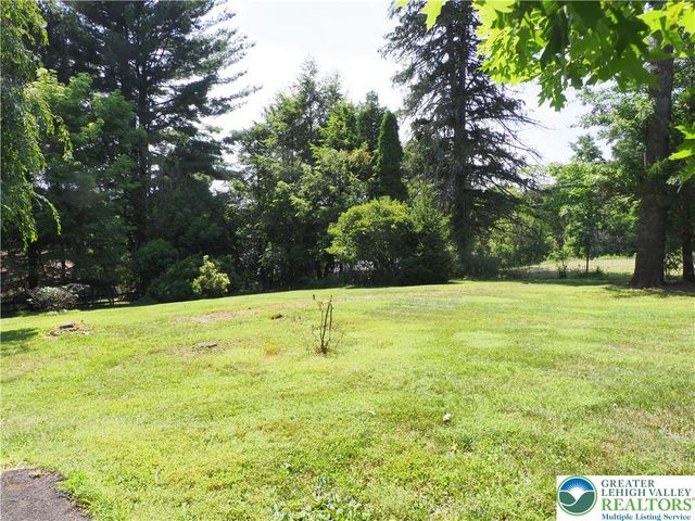1688 Pleasant View Road, Lower Saucon Twp, PA 18015