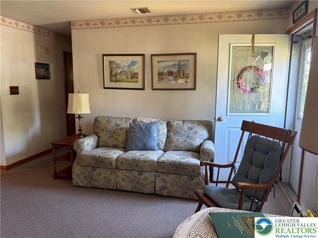 1688 Pleasant View Road, Lower Saucon Twp, PA 18015