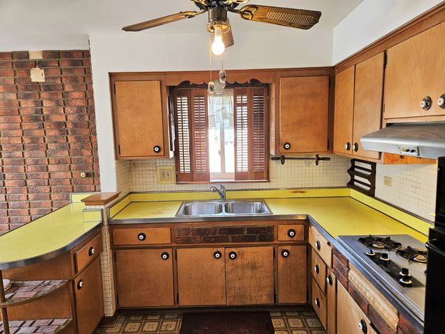 6940 N Ottawa Avenue, Chicago, IL 60631