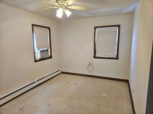 6940 N Ottawa Avenue, Chicago, IL 60631