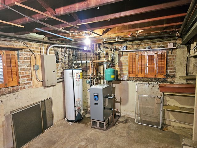 6940 N Ottawa Avenue, Chicago, IL 60631