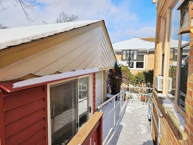 6940 N Ottawa Avenue, Chicago, IL 60631