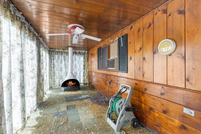 6940 N Ottawa Avenue, Chicago, IL 60631