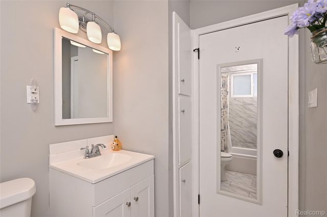 3581 Lawrence Avenue, Waterford Charter Township, MI 48329