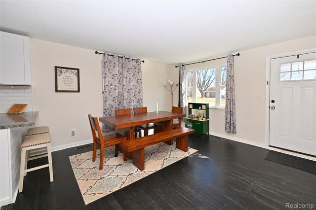 3581 Lawrence Avenue, Waterford Charter Township, MI 48329