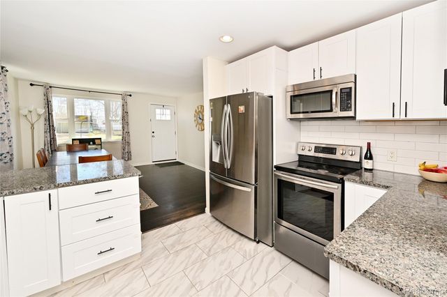 3581 Lawrence Avenue, Waterford Charter Township, MI 48329