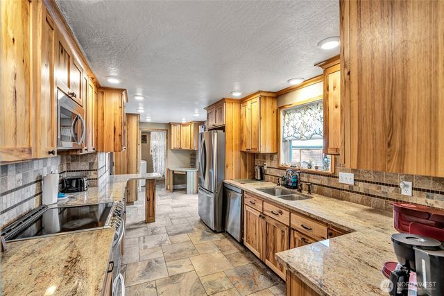 110 CHERRY BLOSSOM Lane, Woodland, WA 98674