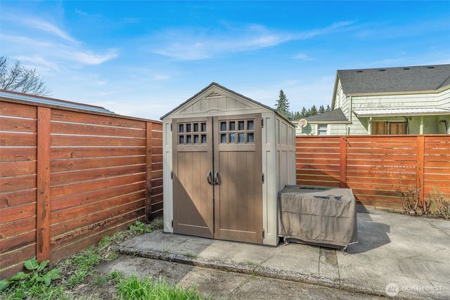 110 CHERRY BLOSSOM Lane, Woodland, WA 98674