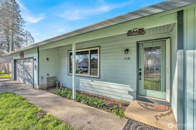 110 CHERRY BLOSSOM Lane, Woodland, WA 98674