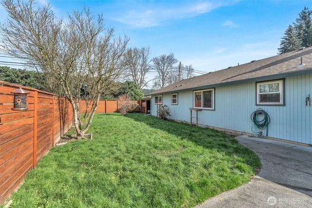 110 CHERRY BLOSSOM Lane, Woodland, WA 98674