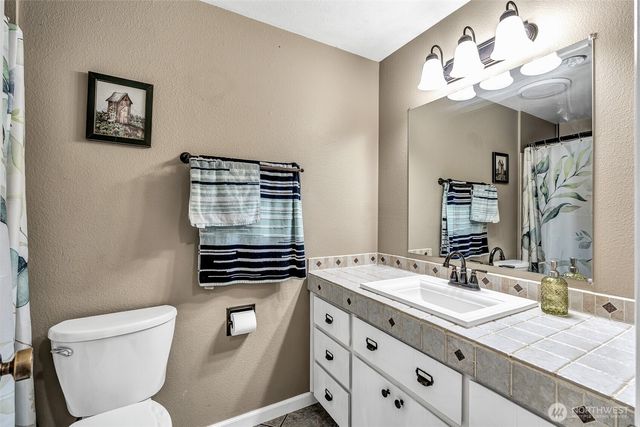 110 CHERRY BLOSSOM Lane, Woodland, WA 98674