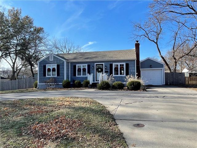 7440 Walmer Street, Overland Park, KS 66204