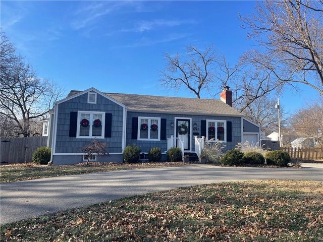 7440 Walmer Street, Overland Park, KS 66204