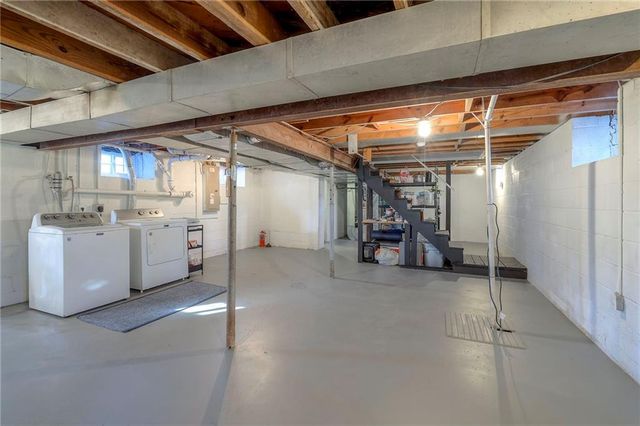 7440 Walmer Street, Overland Park, KS 66204