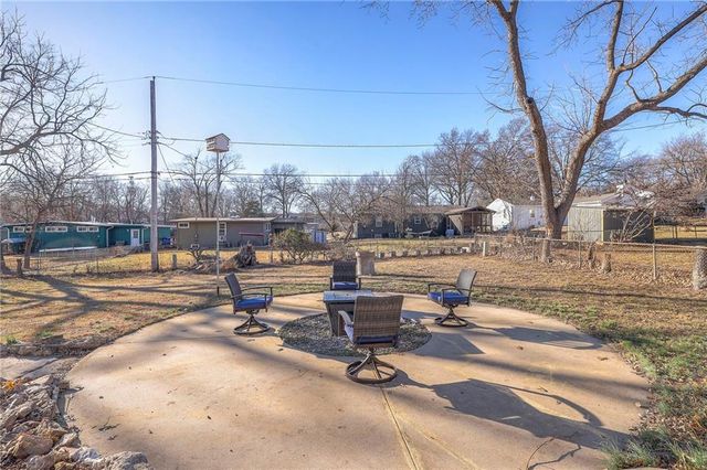 7440 Walmer Street, Overland Park, KS 66204