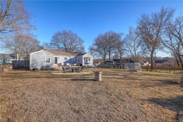 7440 Walmer Street, Overland Park, KS 66204