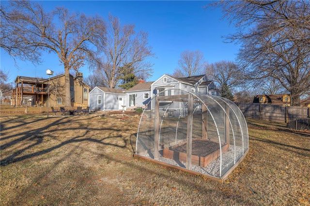 7440 Walmer Street, Overland Park, KS 66204